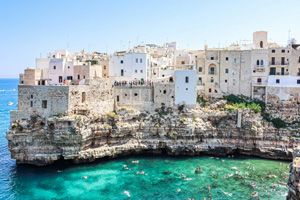 Stroll around Polignano a Mare