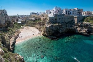 Stroll around Polignano a Mare
